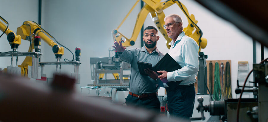 david_van_rensburg_mes_vs_mom_understanding_the_key_differences_900_x_410